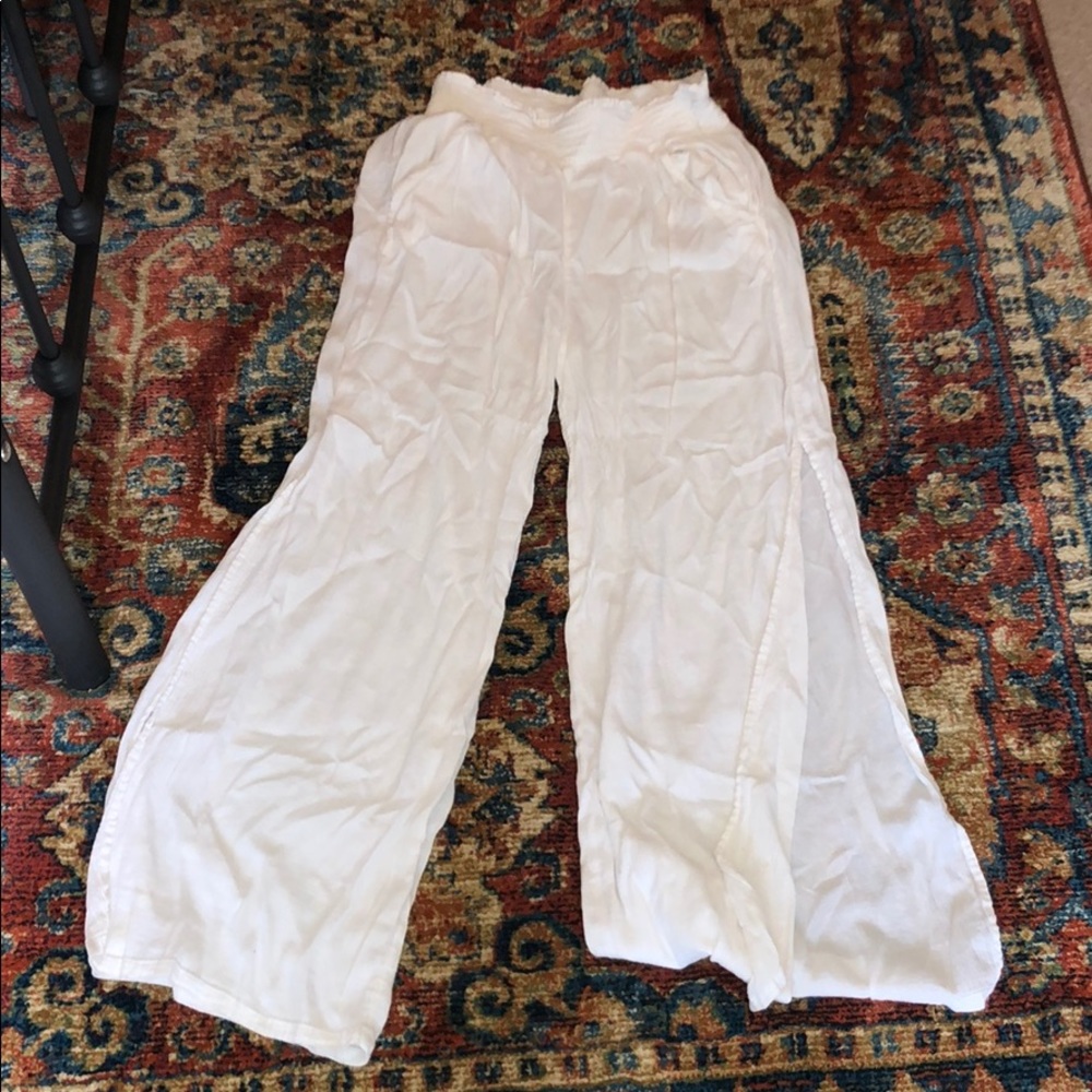 Aerie flowy white pants